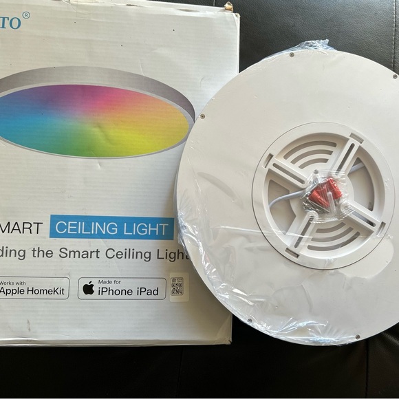 NWT-Smart LED Ceiling Light-Apple HomeKit, Alexa and Google Assistant compatible - Picture 2 of 4